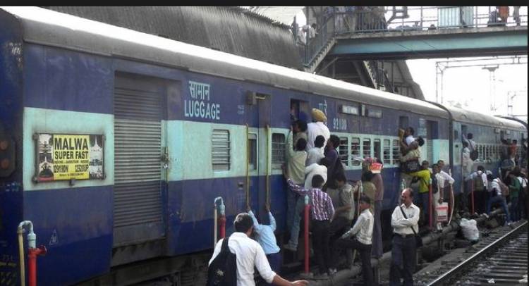 SC: Railways liable to compensate victims of accidents while getting on or off the train