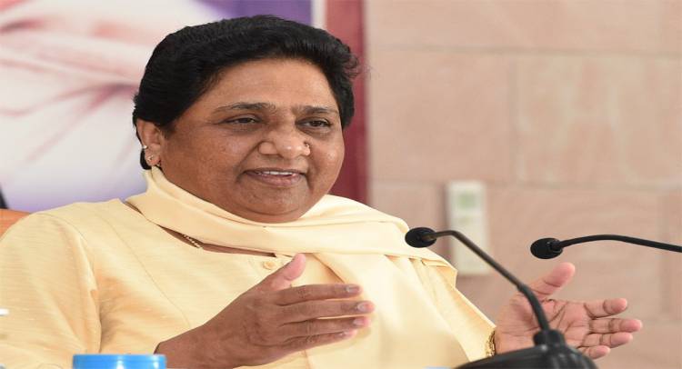 Ex-CMs bungalow row: Mayawati vacates one bungalow, holds on to another