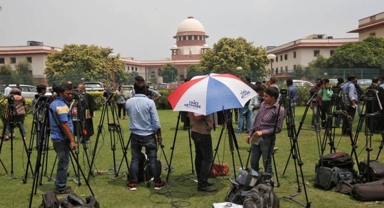 SC Permits Media Persons to Carry Mobile Phones inside Courtrooms