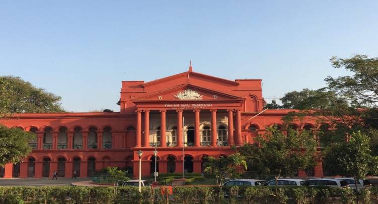 Judicial Officers Shall Not Use Mobile Phones or Social Media During the Court Hours : Karnataka High Court