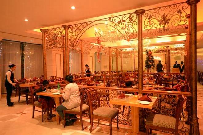 Service charges in restaurants are not mandatory: Government