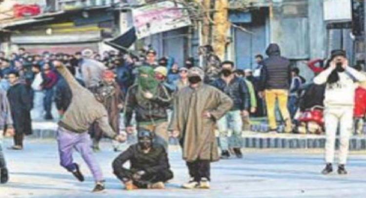 Shopian shooting :Father of serving Army officer urges scrapping of FIR
