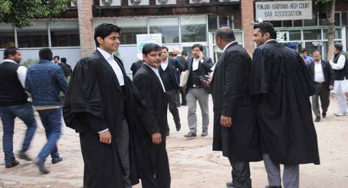 Faridabad Bar Association bars outside advocates from appearing in courts without local lawyers